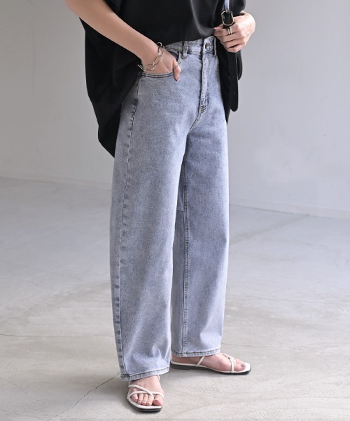 HUG.U（ハグユー）の「バレルレッグデニムパンツ（デニムパンツ・レディース・ワンウォッシュ/ライトインディゴブルー/ブラウン/イエロー/ベビーピンク/ブラック/セージグリーン・S/M/L/XL）」の11枚目の写真