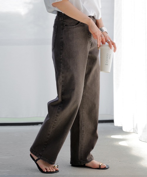 HUG.U（ハグユー）の「バレルレッグデニムパンツ（デニムパンツ・レディース・ワンウォッシュ/ライトインディゴブルー/ブラウン/イエロー/ベビーピンク/ブラック/セージグリーン・S/M/L/XL）」の16枚目の写真