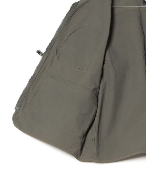 THE NORTH FACE(ザノースフェイス)の「THE NORTH FACE FIELD UTILITY VEST / ザ・ノース・フェイス フィールド ユーティリティー ベスト(ベスト・メンズ・ブラック/オリーブ・M/L)」の9枚目の写真
