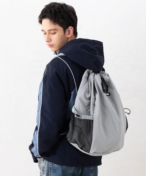 FILA（フィラ）の「FILA フィラ ブランド ロゴ 刺繍 大容量 軽量 ナイロン ドローコード 2WAY リュックサック バックパック ワンショルダー 約33L（バックパック/リュック・メンズ・ブラック/ベージュ/グレー・FREE）」の12枚目の写真
