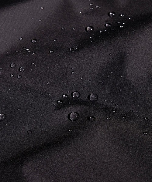Mammut(マムート)の「トランスポーター ハードシェル ジャケット アジアンフィット メン / Transporter HS Jacket AF Men(ブルゾン・メンズ・ブラック/ベージュ・MEDIUM/LARGE/X-LARGE)」の12枚目の写真