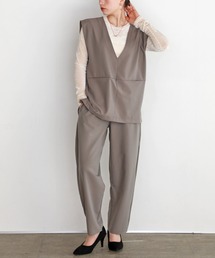 shetila（シェティラ）の「ゆったりなのに着痩せが叶う、Vネックベスト・テーパードパンツ２点セット（セットアップ）」