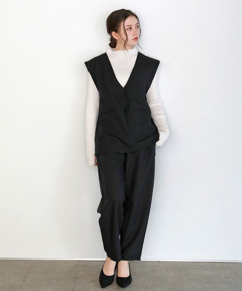 shetila(シェティラ)の「ゆったりなのに着痩せが叶う、Vネックベスト・テーパードパンツ2点セット(セットアップ・レディース・ブラック/グレー/チャコール/ベージュ・M)」の15枚目の写真