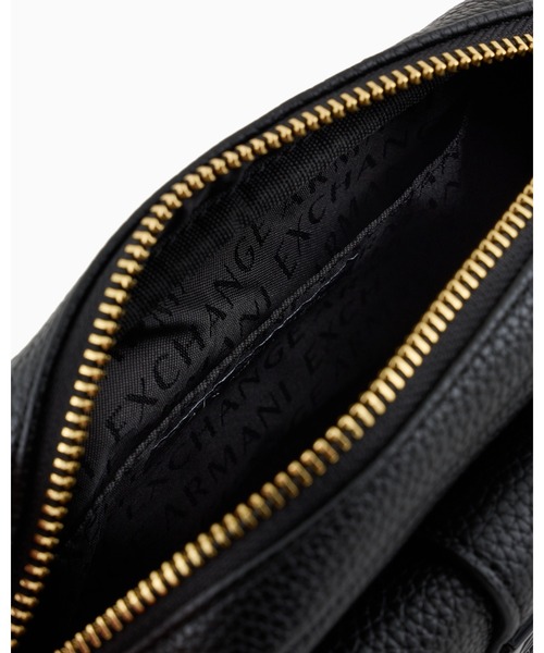 ARMANI EXCHANGE（アルマーニエクスチェンジ）の「【A|X アルマーニ エクスチェンジ】＜オンライン限定＞BOXロゴバックル チェーンミニショルダーバック（ZZ限定カラー含）（ショルダーバッグ・レディース・ホワイト/ブラック/ベージュ/フューシャピンク・FREE）」の9枚目の写真