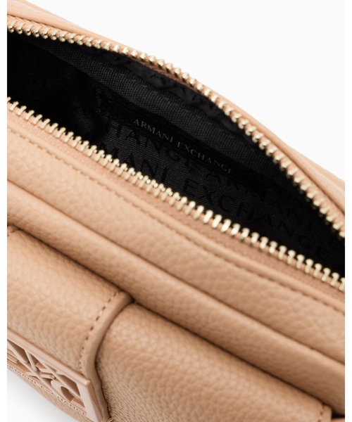 ARMANI EXCHANGE（アルマーニエクスチェンジ）の「【A|X アルマーニ エクスチェンジ】＜オンライン限定＞BOXロゴバックル チェーンミニショルダーバック（ZZ限定カラー含）（ショルダーバッグ・レディース・ホワイト/ブラック/ベージュ/フューシャピンク・FREE）」の20枚目の写真