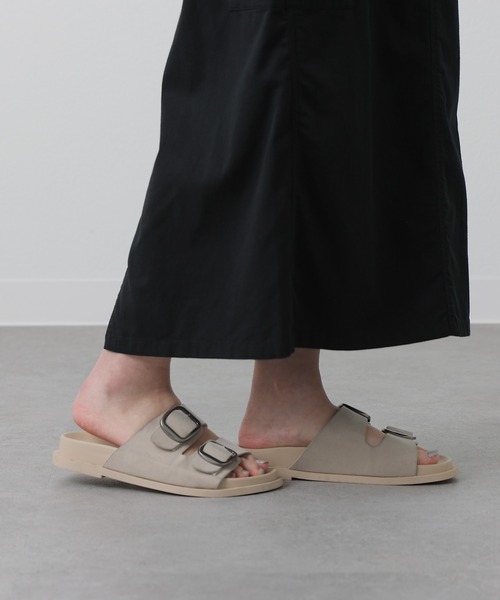 COLONY 2139（コロニートゥーワンスリーナイン）の「ダブルバンドサンダル（サンダル・レディース・ブラック/オフホワイト/ブラウン・LARGE/MEDIUM）」の15枚目の写真