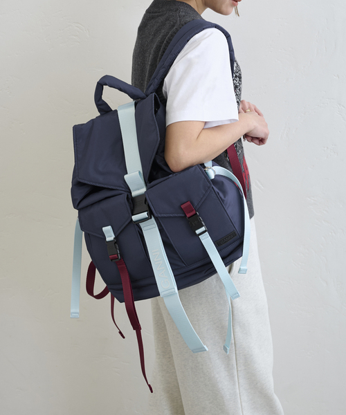 お洒落 GANNI ロゴ Tech バックパック リュック バーガンディー Chocolate Fondant Burgundy Tech Backpack | GANNI US