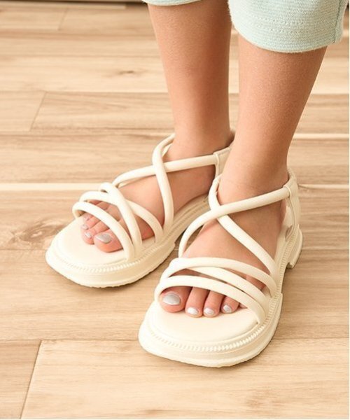 Lycee mine(リセマイン)の「クロスストラップサンダル(サンダル・キッズ・ブラック/アイボリー/ピンク・L/LL/S/M/SS)」の1枚目の写真