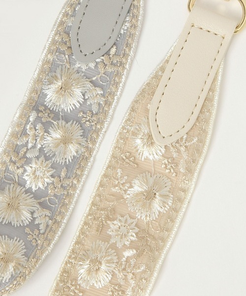 GLOBAL WORK(グローバルワーク)の「刺繍テープスマホストラップ/327811(スマホグッズ・レディース・ベージュ/ブラック/グレー/グレイッシュベージュ・ONE SIZE)」の6枚目の写真
