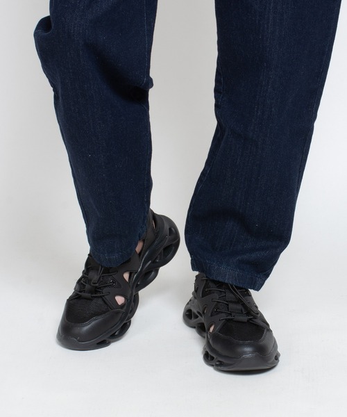 SVEC（シュベック）の「軽量 ボリュームソール グルカサンダル / ダッドスニーカー（スニーカー・メンズ・ブラック・44/43/42/41/40/39/46/45/38/37/36）」の3枚目の写真