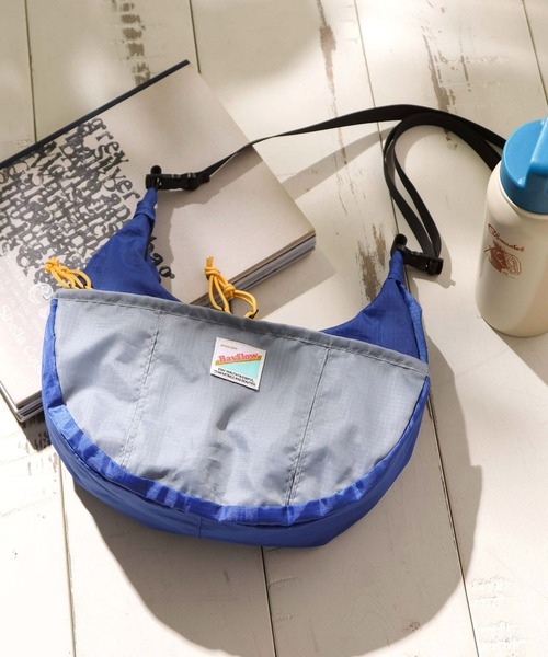 BAYFLOW（ベイフロー）の「【COBMASTER（コブマスター）×BAYFLOW】パッカブル2WAYバナナショルダー（ショルダーバッグ・レディース・ホワイト/ブルー/ブラック・0）」の6枚目の写真