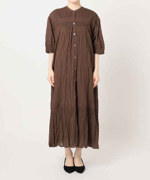 JOURNAL STANDARD relume(ジャーナルスタンダード レリューム)の「コットンボイルクリンクルピンタックワンピース(ワンピース・レディース・ブラウン/ブラック・FREE)」の22枚目の写真