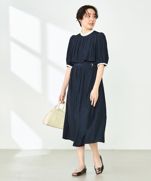 NOLLEY’S(ノーリーズ)の「ウォッシャブル割繊ケープ風ワンピース(ワンピース・レディース・ブルー系その他7/チャコールグレー・36/38)」の11枚目の写真