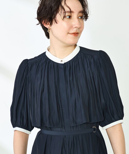 NOLLEY’S(ノーリーズ)の「ウォッシャブル割繊ケープ風ワンピース(ワンピース・レディース・ブルー系その他7/チャコールグレー・36/38)」の17枚目の写真