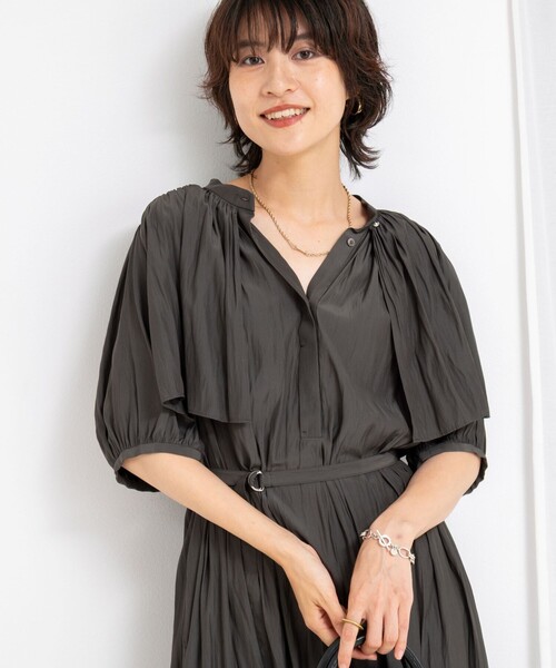 NOLLEY’S(ノーリーズ)の「ウォッシャブル割繊ケープ風ワンピース(ワンピース・レディース・ブルー系その他7/チャコールグレー・36/38)」の20枚目の写真