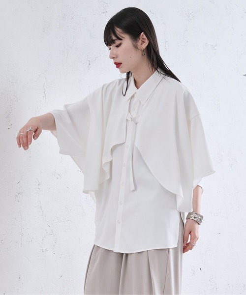 Ellno Loset(エルノロゼット)の「ラッフルヨークベルトツキシャツ(シャツ/ブラウス・メンズ・オフホワイト/ブラック・LARGE/MEDIUM/SMALL)」の2枚目の写真