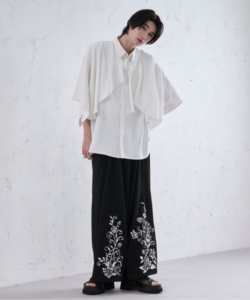 Ellno Loset(エルノロゼット)の「ラッフルヨークベルトツキシャツ(シャツ/ブラウス・メンズ・オフホワイト/ブラック・LARGE/MEDIUM/SMALL)」の19枚目の写真