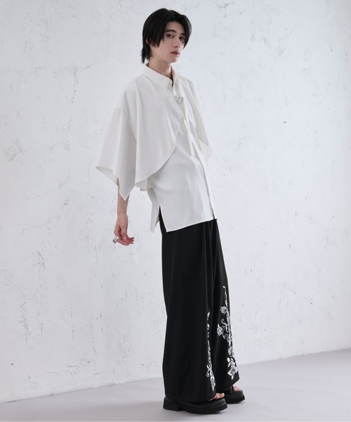 Ellno Loset(エルノロゼット)の「ラッフルヨークベルトツキシャツ(シャツ/ブラウス・メンズ・オフホワイト/ブラック・LARGE/MEDIUM/SMALL)」の20枚目の写真