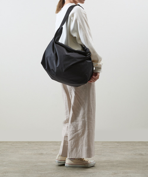 20/80（テゥエンティーエイティー）の「20/80 トゥエンティーエイティー / RIP STOP NYLON MESSENGER BAG リップストップナイロンメッセンジャーバッグ / S022（メッセンジャーバッグ・メンズ・ブラック/ダークグレー・FREE）」の3枚目の写真