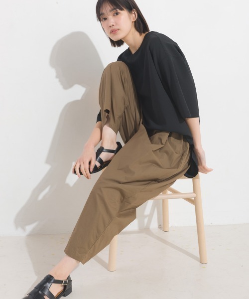 OMNES(オムネス)の「コットンポプリンギャザーイージーパンツ(その他パンツ・レディース・アイボリー/ブラック/イエロー/モカ/カーキ/ネイビー・MEDIUM/LARGE)」の3枚目の写真