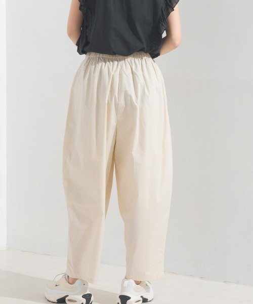 OMNES(オムネス)の「コットンポプリンギャザーイージーパンツ(その他パンツ・レディース・アイボリー/ブラック/イエロー/モカ/カーキ/ネイビー・MEDIUM/LARGE)」の9枚目の写真