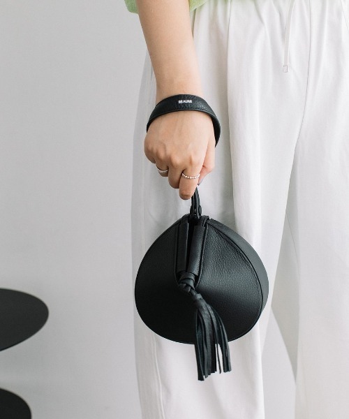 Beau're（ヴュレ）の「【BEAURE/ビュレ】Cow Leather Fortune Cookie 2Way Bag mini 2ウェイバッグミニ（ハンドバッグ・レディース・シルバー/ベージュ・FREE）」の15枚目の写真