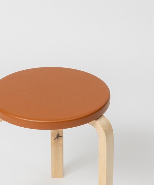 スツール Artek / Stool 60 Leather & Wild Birch Artek Aalto stool 60, wild birch | Finnish Design Shop