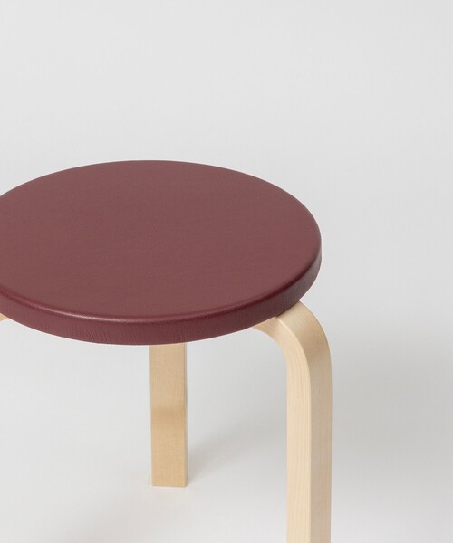 スツール Artek / Stool 60 Leather & Wild Birch Artek Aalto stool 60, wild birch | Finnish Design Shop UK
