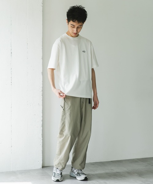 URBAN RESEARCH DOORS(アーバンリサーチドアーズ)の「ラバーネームショートスリーブTシャツ(Tシャツ/カットソー・メンズ・ブルー系その他/ホワイト/ブラック・MEDIUM/LARGE)」の9枚目の写真