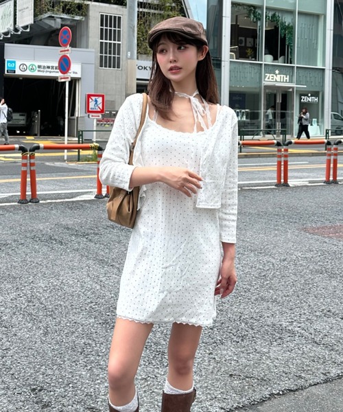 RAY CASSIN（レイカズン）の「【パット付き】キャミミニワンピースショートカーデセット（ワンピース・レディース・ネイビー/ホワイト系その他3/ホワイト・FREE）」の2枚目の写真