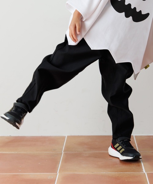 MAKE YOUR DAY(メイクユアデイ)の「ぐいんぐいんのストレッチテーパードパンツ■80~140cm(その他パンツ・キッズ・カーキ/ベージュ/ブラック・80/110/120/130/90/100/140)」の2枚目の写真