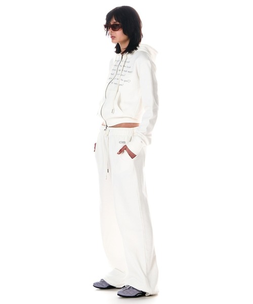BEEDEN(ビーデン)の「EMBROIDERY LOOSE SWEAT PANTS(スウェットパンツ・レディース・ホワイト/グレー・SMALL/MEDIUM)」の13枚目の写真