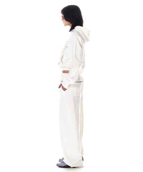 BEEDEN(ビーデン)の「EMBROIDERY LOOSE SWEAT PANTS(スウェットパンツ・レディース・ホワイト/グレー・SMALL/MEDIUM)」の14枚目の写真