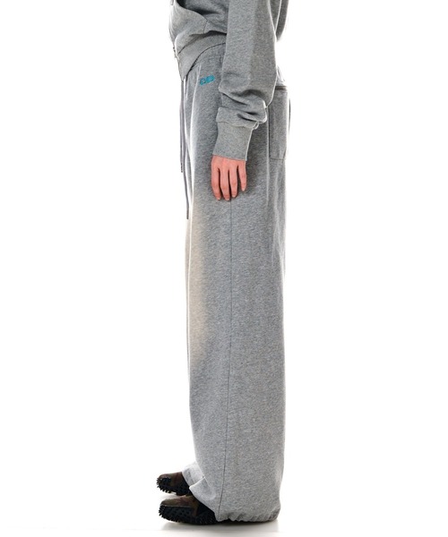 EMBROIDERY LOOSE SWEAT PANTS（スウェットパンツ）｜BEEDEN（ビーデン