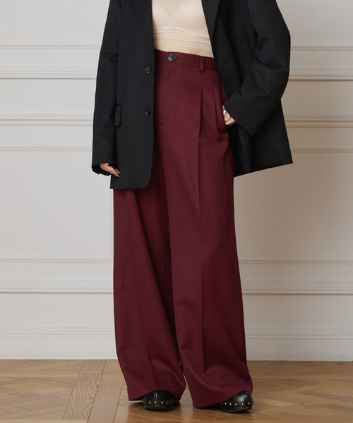 IENA LA BOUCLE（イエナラブークル）の「IENA LA BOUCLE サイドタックストレートパンツ（スラックス・レディース・ブラック/カーキ/ボルドー・38/36/34/40）」の3枚目の写真