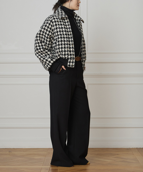 IENA LA BOUCLE（イエナラブークル）の「IENA LA BOUCLE サイドタックストレートパンツ（スラックス・レディース・ブラック/カーキ/ボルドー・38/36/34/40）」の21枚目の写真