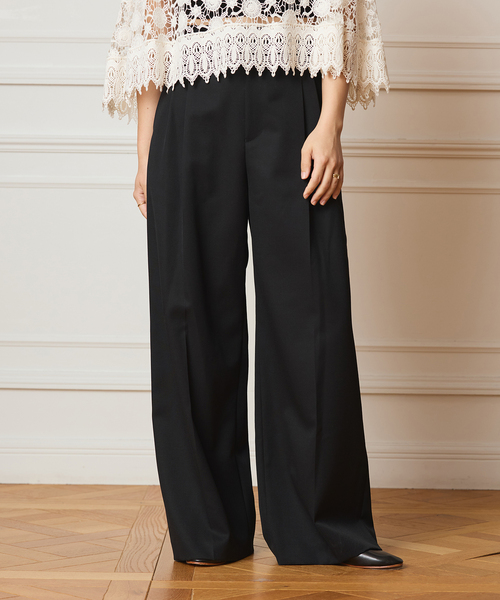 IENA LA BOUCLE（イエナラブークル）の「IENA LA BOUCLE サイドタックストレートパンツ（スラックス・レディース・ブラック/カーキ/ボルドー・38/36/34/40）」の4枚目の写真