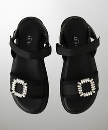 HUIT bouquet（ユイット）の「セレクト ビジュー スクエアバックル サンダル HUIT（サンダル）」