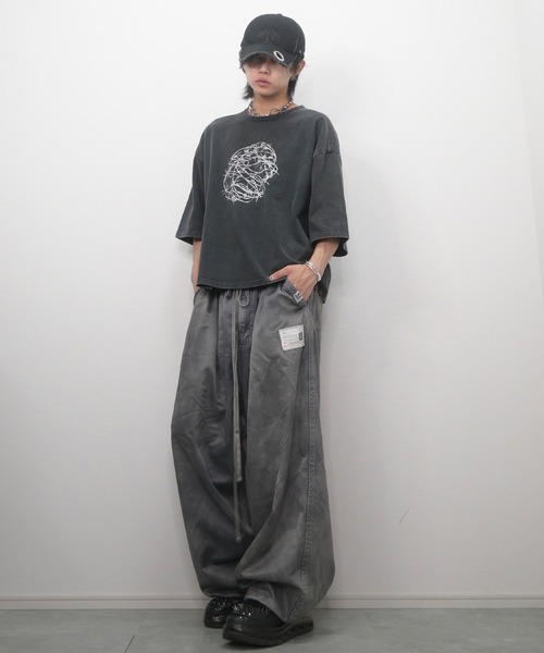 GRANCY（グランシー）の「【GRANCY】Graphic Design Reversible T-shirt / グラフィックデザインリバーシブルTシャツ（Tシャツ/カットソー・メンズ・ブラック/ブラウン/カーキ・M/S/L）」の4枚目の写真