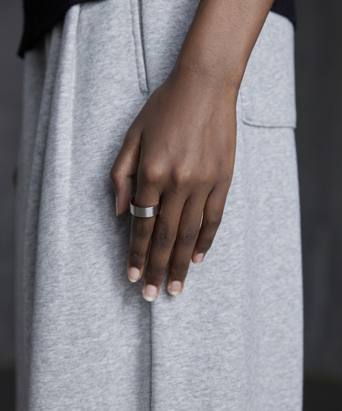CALLNE(カルネ)の「【CALLNE】Minimal Flat Ring / ミニマルフラットリング(サージカルステンレス304)(リング・メンズ・シルバー系2/シルバー系1・20号/18号/16号)」の22枚目の写真