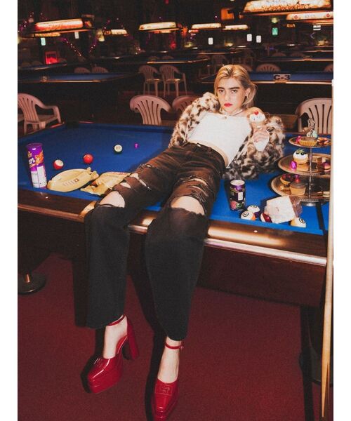 GYDA（ジェイダ）の「ハイウエスト tear up damageストレートワイドデニムパンツ（デニムパンツ・レディース・ブラック/ブルー・SMALL/MEDIUM）」の11枚目の写真