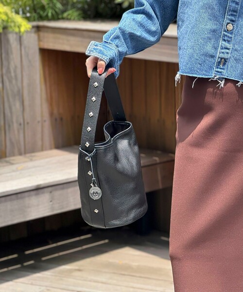 marco masi(マルコマージ)の「【MARCO MASI/ マルコマージ】 スタッズワンハンドルバッグ(ショルダーバッグ・レディース・ブラック/ベージュ・FREE)」の18枚目の写真