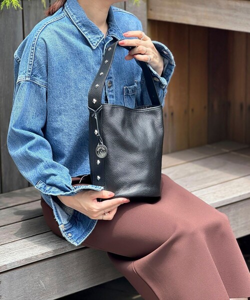 marco masi(マルコマージ)の「【MARCO MASI/ マルコマージ】 スタッズワンハンドルバッグ(ショルダーバッグ・レディース・ブラック/ベージュ・FREE)」の19枚目の写真