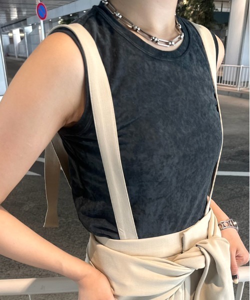 Ameri(アメリ)の「SUEDE TOUCH TANK TOP(タンクトップ・レディース・テラコッタ/スミクロ/アイボリー・MEDIUM/SMALL)」の2枚目の写真