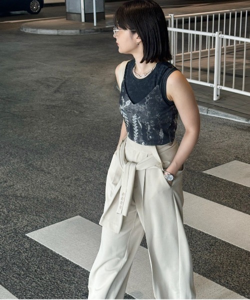 Ameri(アメリ)の「SUEDE TOUCH TANK TOP(タンクトップ・レディース・テラコッタ/スミクロ/アイボリー・MEDIUM/SMALL)」の7枚目の写真
