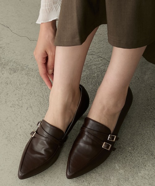 Cherir Mignon(シェリルミニョン)の「【Cherir Mignon】ポインテッドトゥベルトデザインローファーパンプス(パンプス・レディース・ブラック/アイボリー/ブラウン・S/M/L/LL)」の8枚目の写真