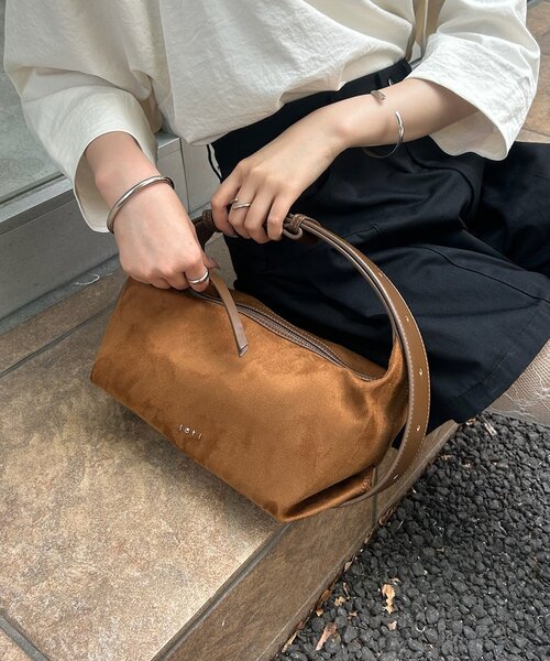 mystic(ミスティック)の「loti ロングベルトホーボーBAG(ハンドバッグ・レディース・ブラック/キャメル・ONE SIZE)」の3枚目の写真