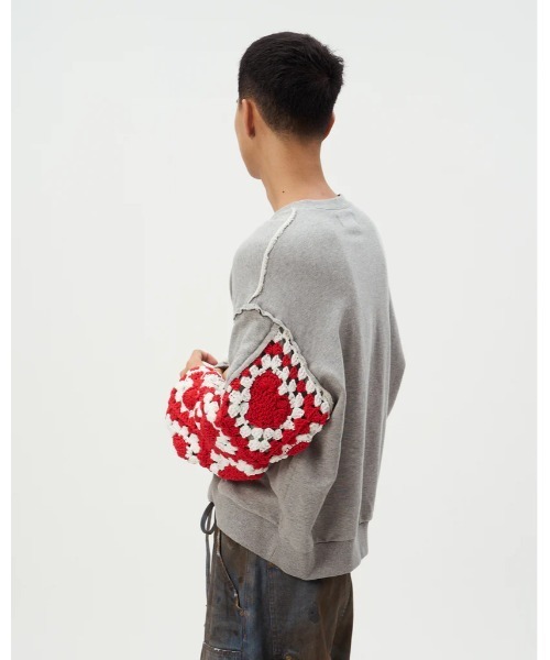DISCOVERED(ディスカバード)の「DISCOVERED PLAYCARD CROCHET SLEEVE SWEAT(スウェット・メンズ・ブラック/グレー・1/3)」の11枚目の写真