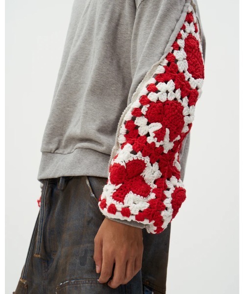 DISCOVERED(ディスカバード)の「DISCOVERED PLAYCARD CROCHET SLEEVE SWEAT(スウェット・メンズ・ブラック/グレー・1/3)」の12枚目の写真