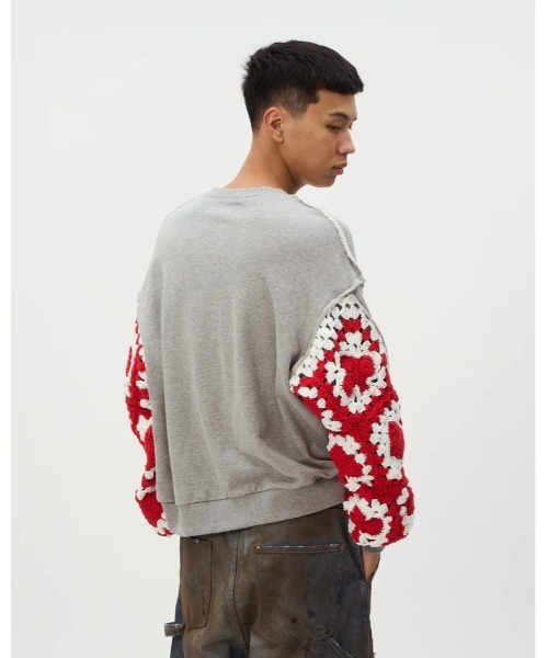 DISCOVERED(ディスカバード)の「DISCOVERED PLAYCARD CROCHET SLEEVE SWEAT(スウェット・メンズ・ブラック/グレー・1/3)」の10枚目の写真